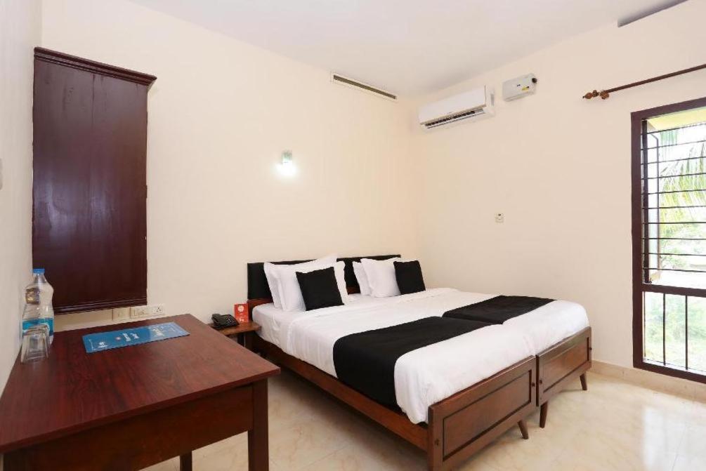 Hotel Sunday - Townhouse Club Airport Trivandrum Thiruvananthapuram Eksteriør bilde
