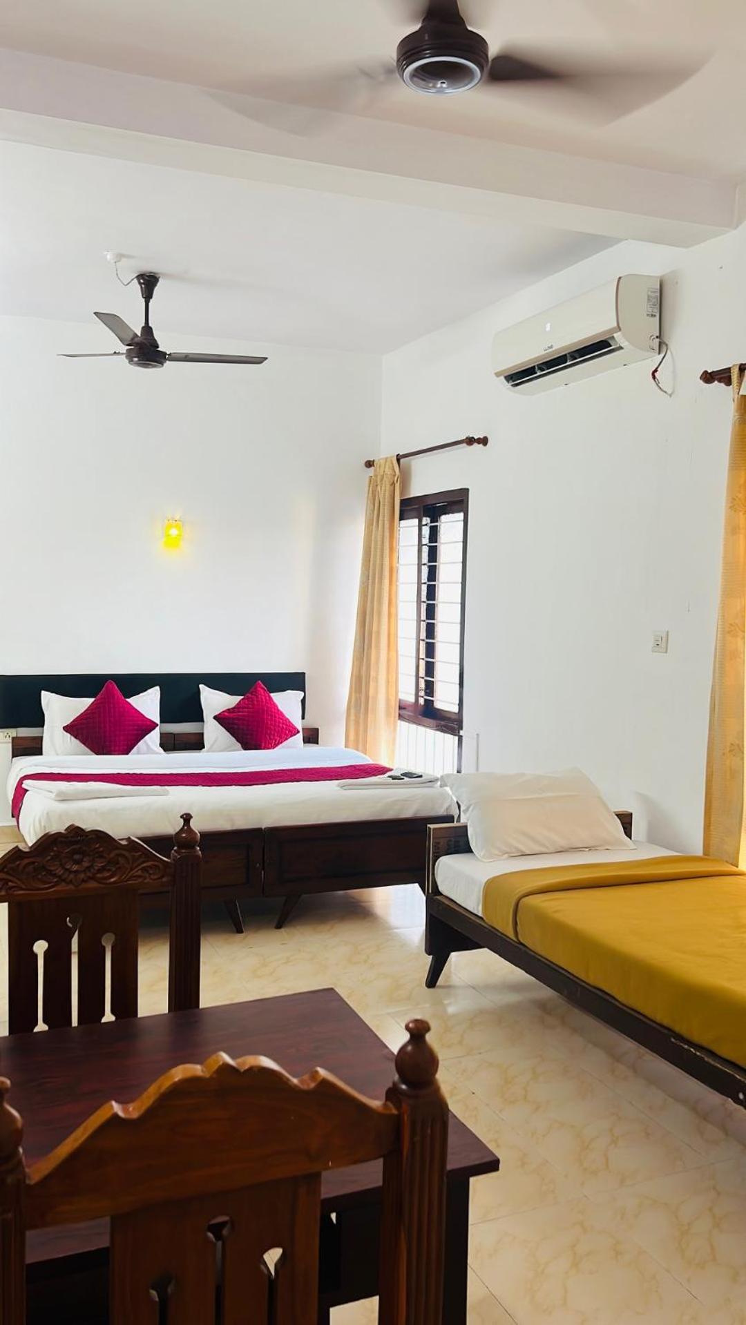 Hotel Sunday - Townhouse Club Airport Trivandrum Thiruvananthapuram Eksteriør bilde