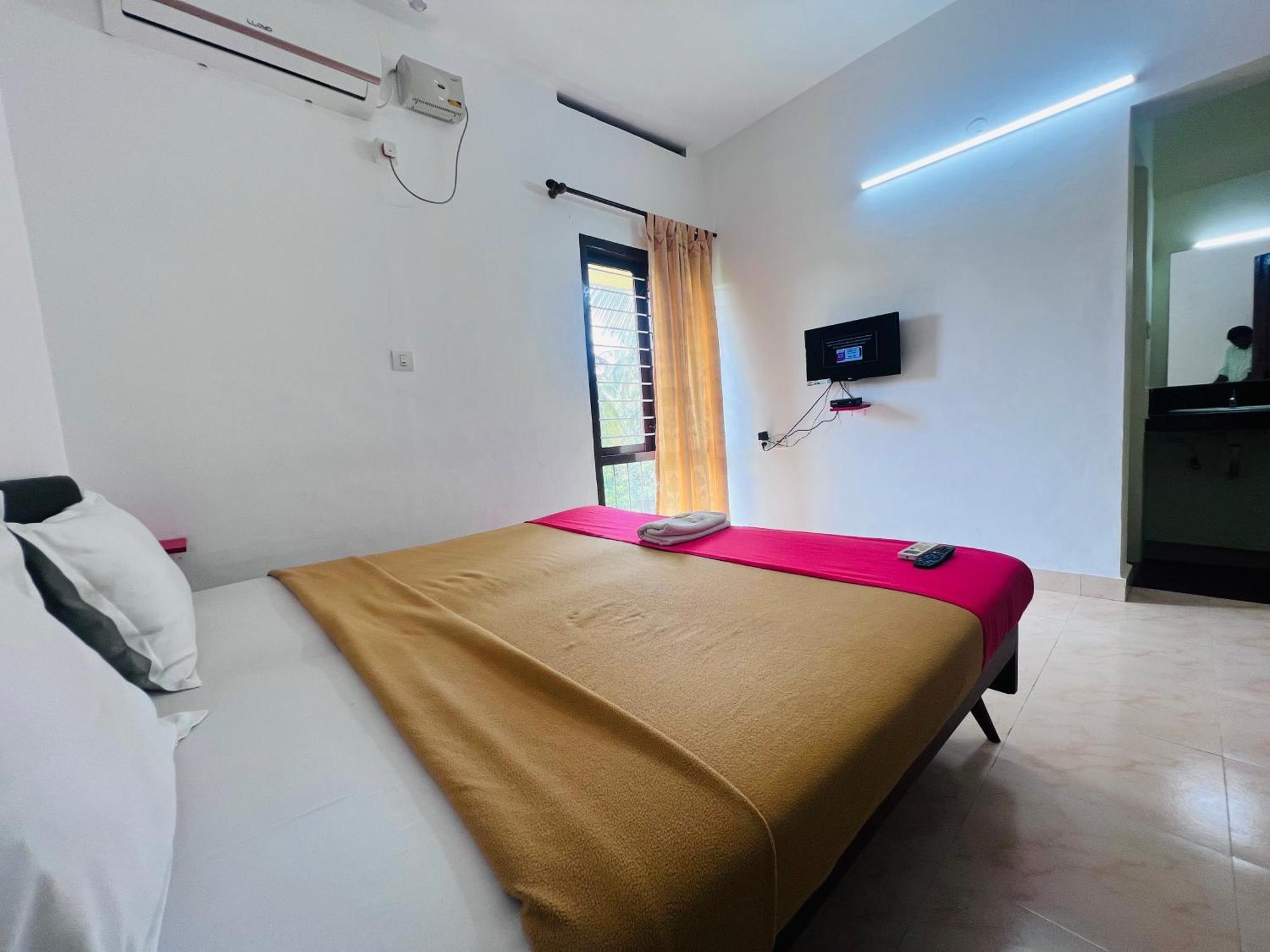 Hotel Sunday - Townhouse Club Airport Trivandrum Thiruvananthapuram Eksteriør bilde