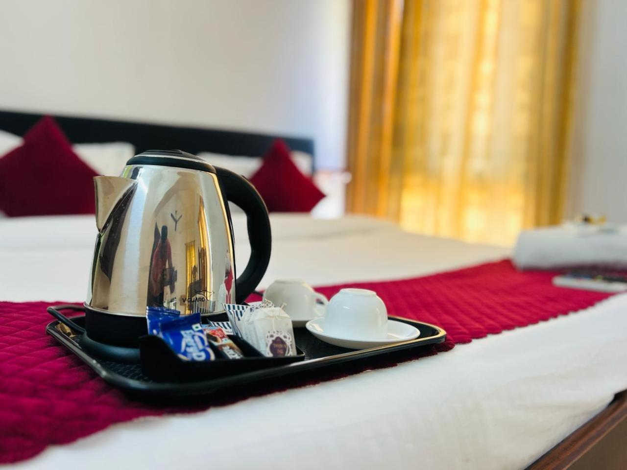 Hotel Sunday - Townhouse Club Airport Trivandrum Thiruvananthapuram Eksteriør bilde