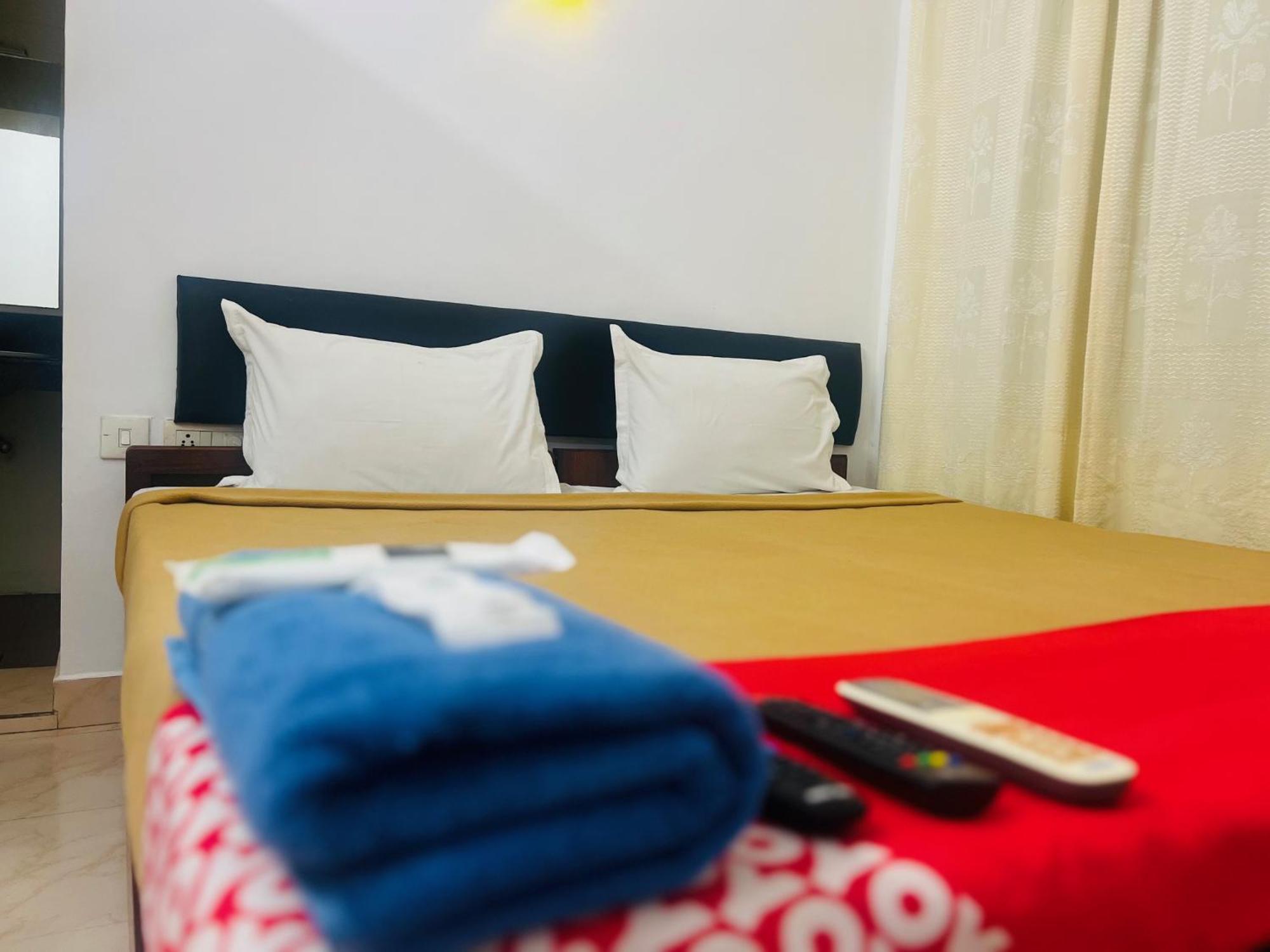 Hotel Sunday - Townhouse Club Airport Trivandrum Thiruvananthapuram Eksteriør bilde